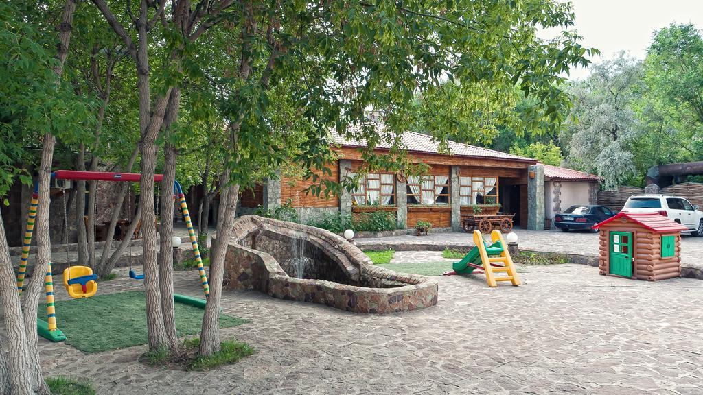 Hotel Edem Karaganda Exterior photo